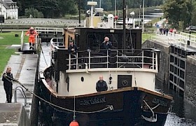 Negotiating a lock on the Caledonian canal.  Photo: Christina Ridderstad.