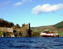 Glen Tarsan anchored off Castle Urquart